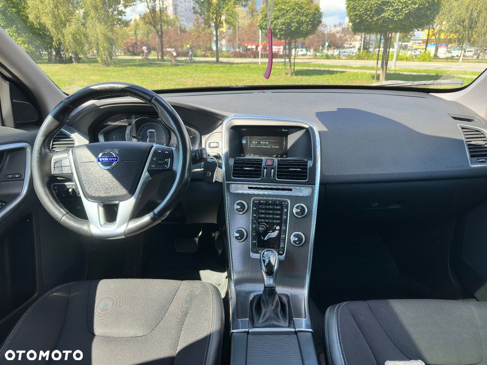 Volvo XC 60 D4 AWD Momentum - 10