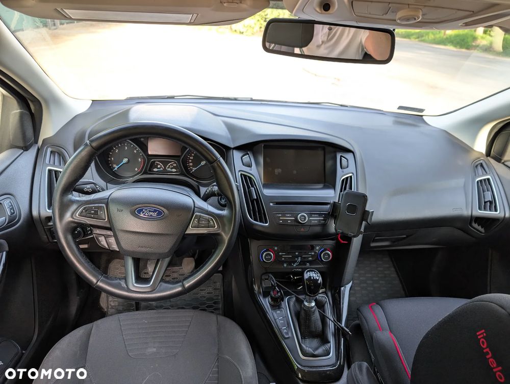 Ford Focus 2.0 TDCi Titanium ASS - 6