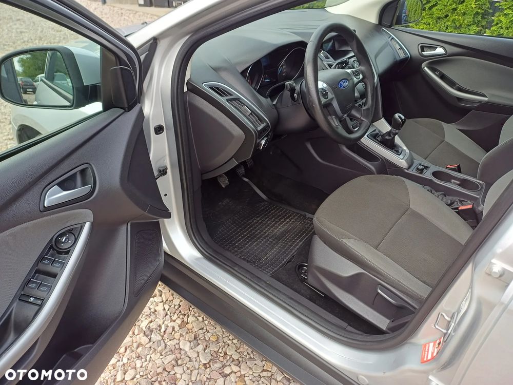 Ford Focus 1.6 Ambiente - 13