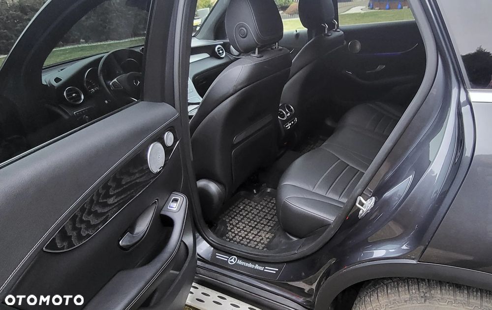 Mercedes-Benz GLC 250 d 4Matic 9G-TRONIC AMG Line - 8