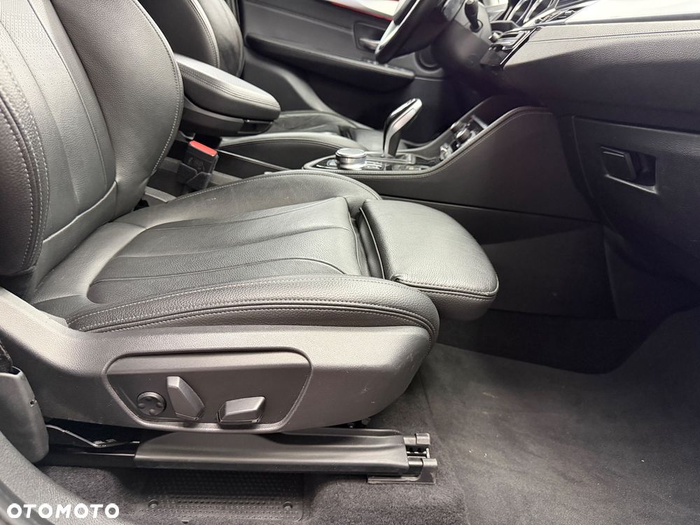 BMW Seria 2 220d xDrive Sport Line sport - 33