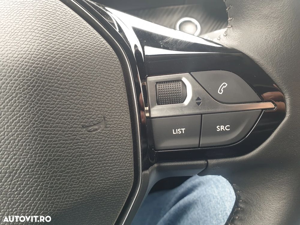 Peugeot 2008 1.2 L PureTech STT Allure - 35