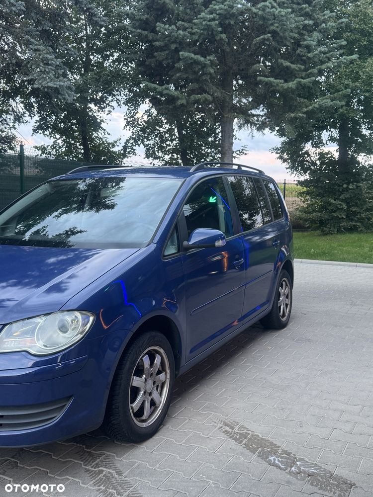 Volkswagen Touran - 3