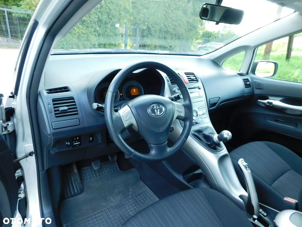 Toyota Auris 1.6 VVT-i Executive - 14