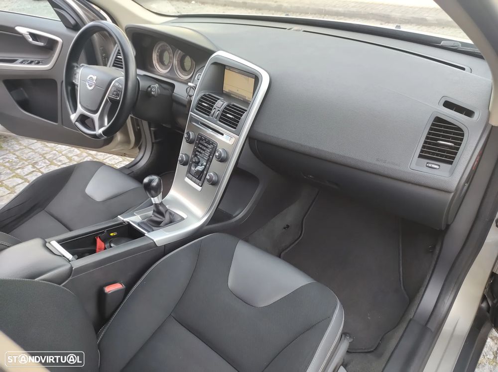 Volvo XC 60 2.0 D3 Drive Momentum Start/Stop - 18