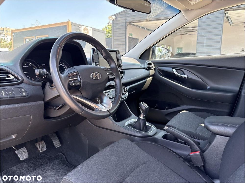 Hyundai i30 1.5 DPI Smart - 10