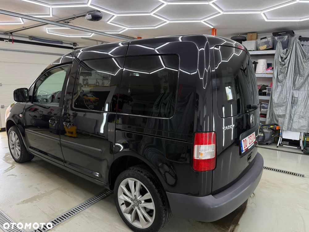 Volkswagen Caddy - 10