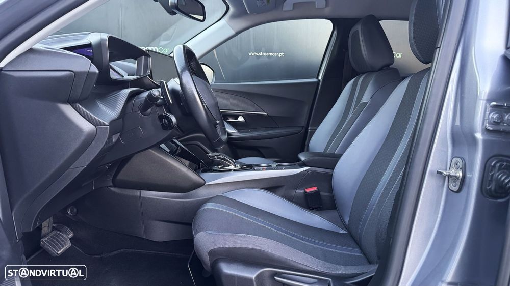 Peugeot 2008 1.2 PureTech Allure EAT8 - 11