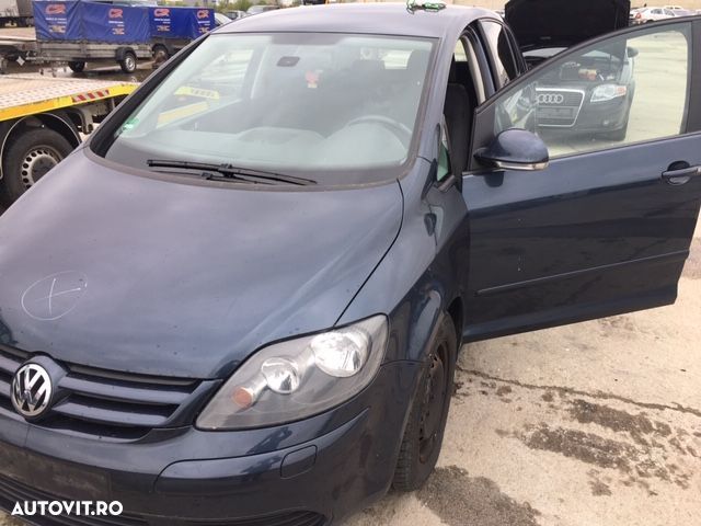 Dezmembrez VW Golf Plus - 4