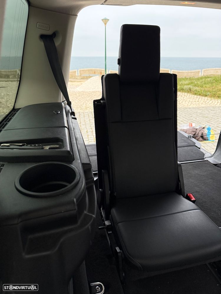 Land Rover Discovery SD V6 HSE - 28