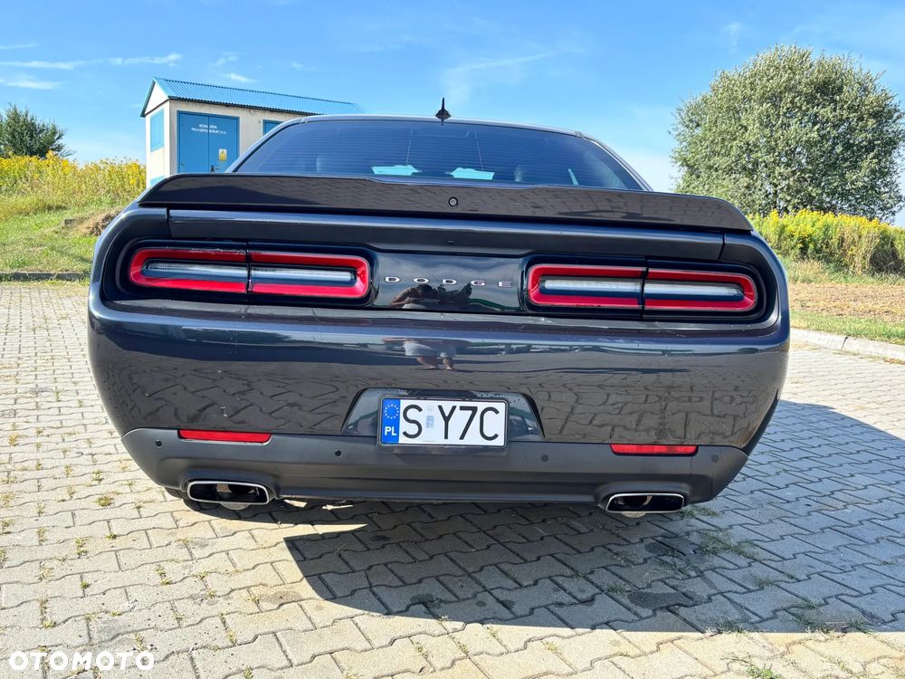 Dodge Challenger - 6