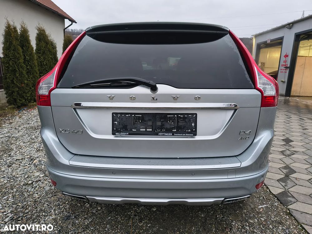 Volvo XC 60 D4 AWD Geartronic Momentum - 11