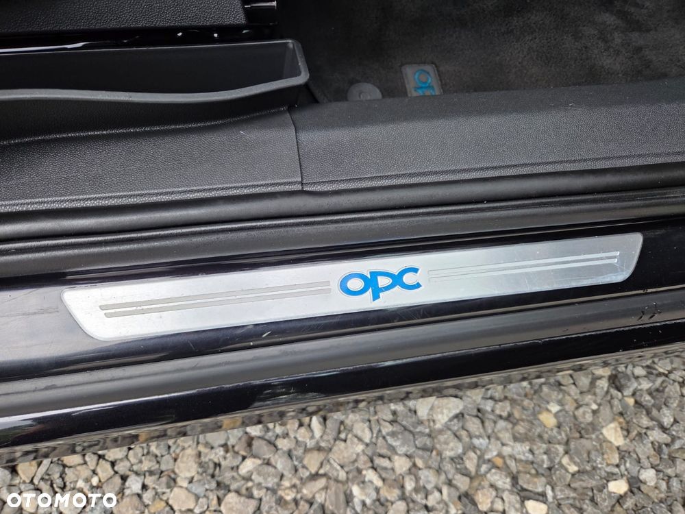 Opel Zafira OPC - 17