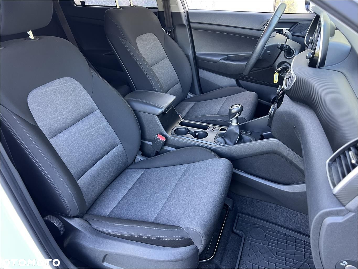 Hyundai Tucson 1.6 GDI BlueDrive Comfort 2WD - 21