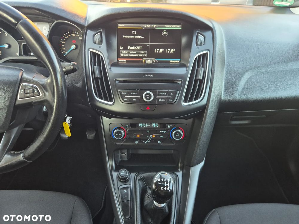 Ford Focus 1.5 TDCi SYNC Edition - 17