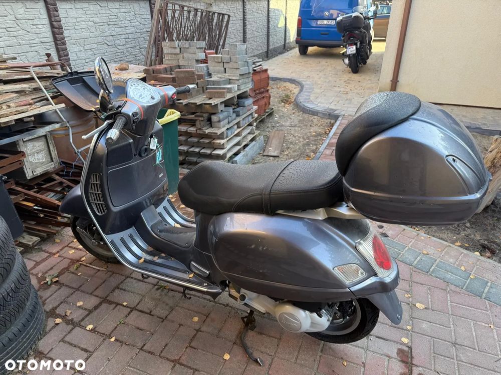 Vespa Grantourismo - 1