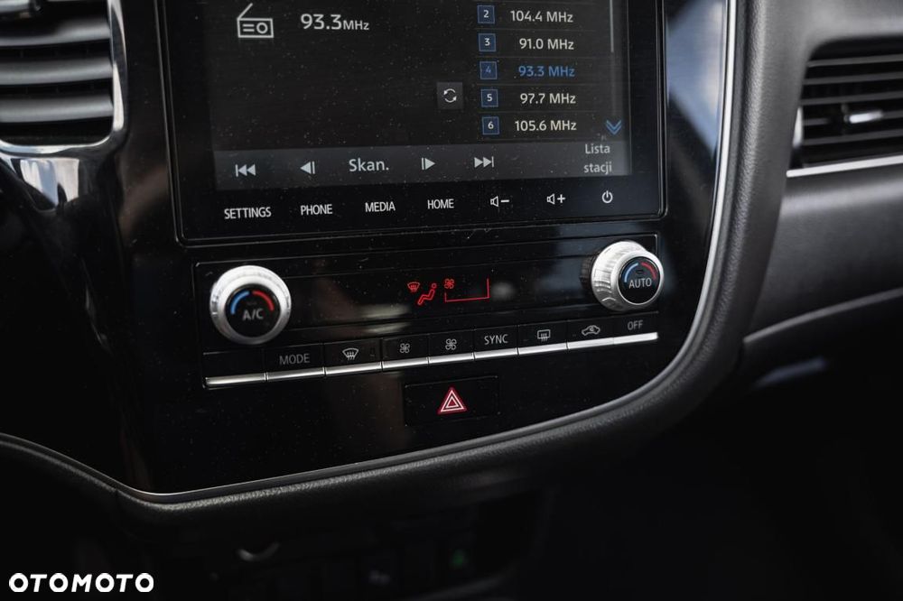 Mitsubishi Outlander - 17