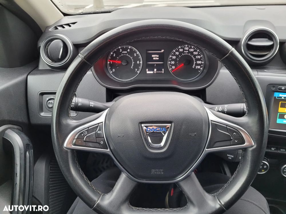Dacia Duster 1.6 SCe Essential - 11