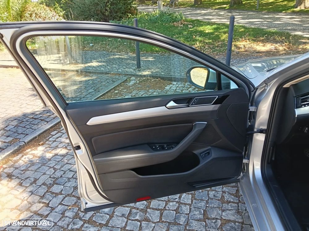VW Passat Variant 2.0 TDI (BlueMotion ) Trendline - 18