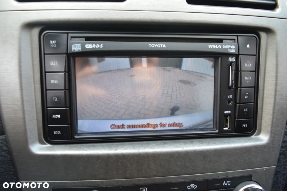 Toyota Avensis 1.8 Sol plus NAVI - 24