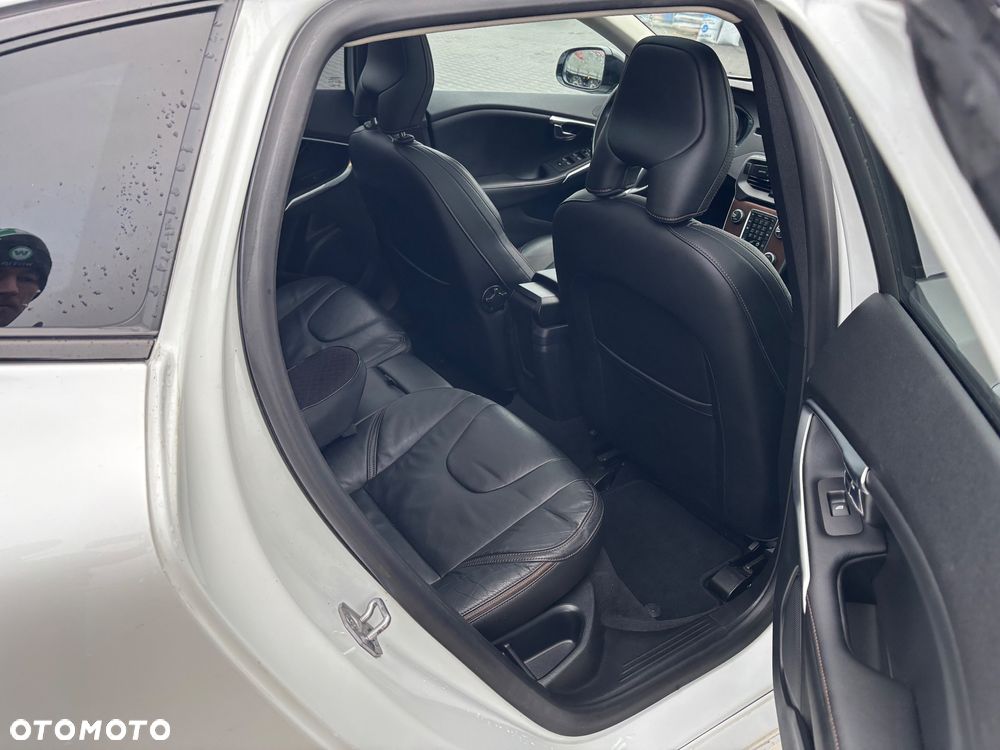 Volvo V40 Cross Country - 23