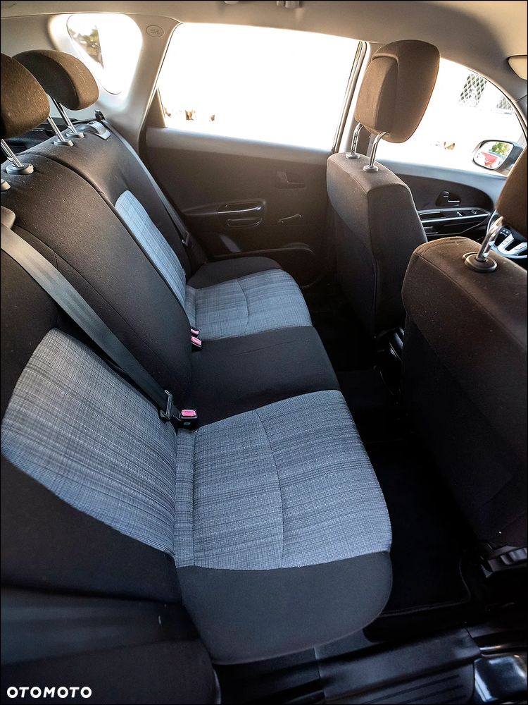 Kia Ceed - 33