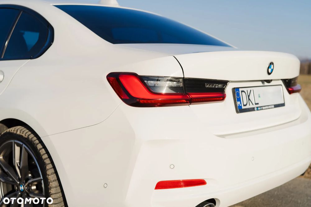 BMW Seria 3 318d - 17