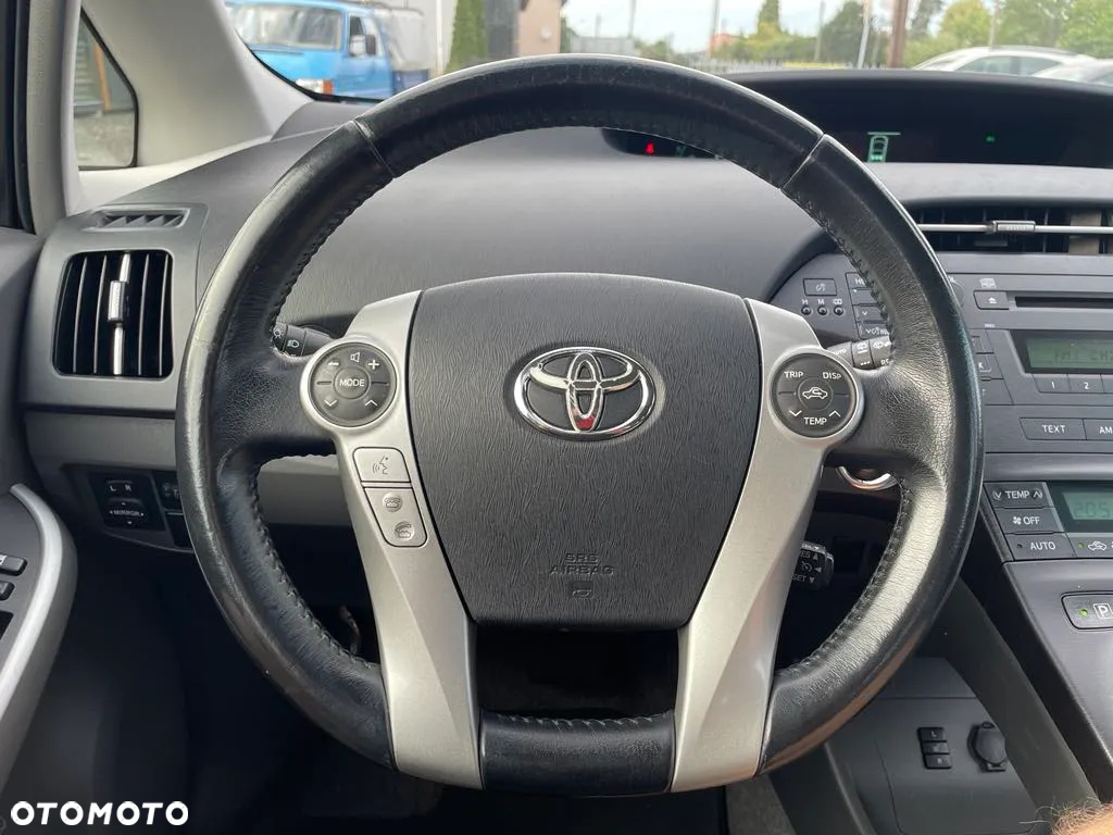 Toyota Prius (Hybrid) Executive - 23