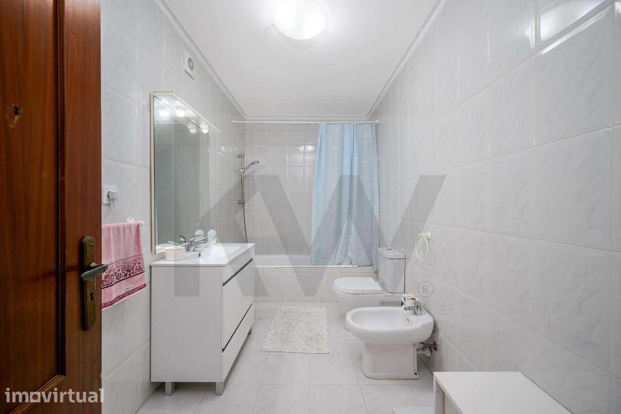 Apartamento T1+3 com Terraço e Box Fechada - Grande imagem: 4/21