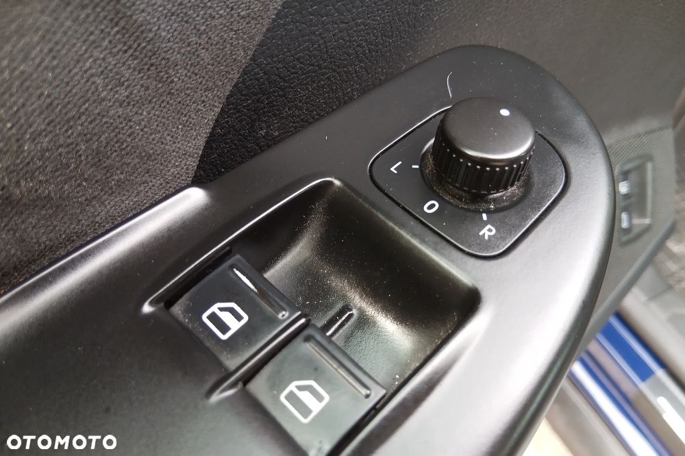 Volkswagen Passat - 11