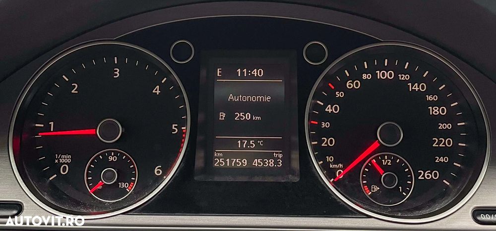 Volkswagen Passat Variant 2.0 Blue TDI SCR Comfortline - 6