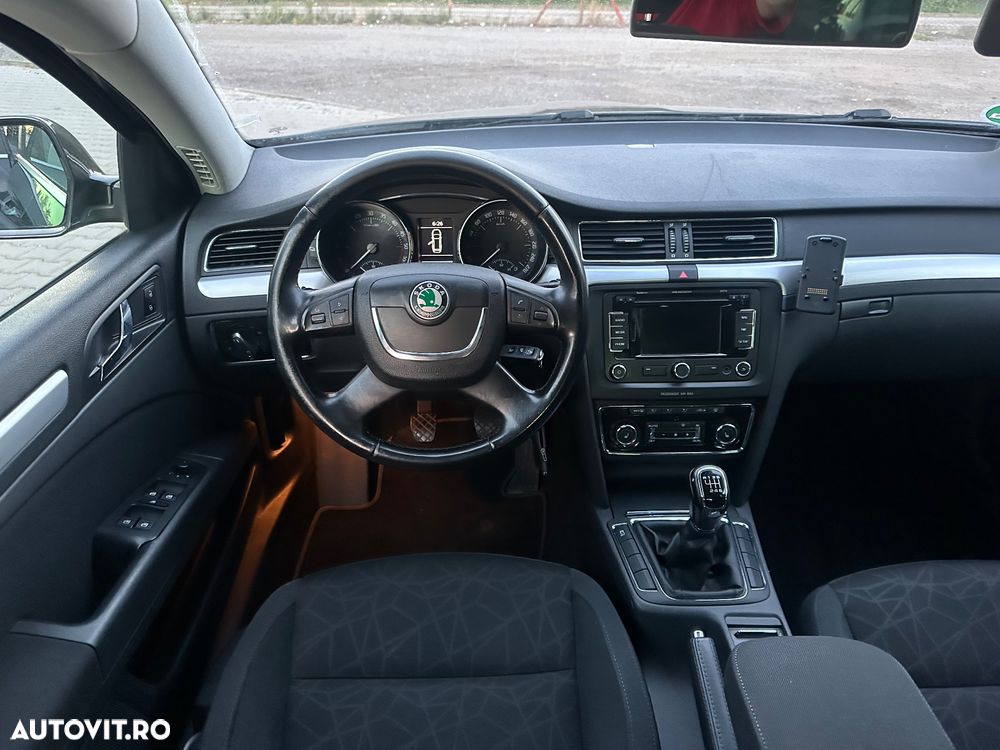 Skoda Superb 2.0 TDI Ambition - 8
