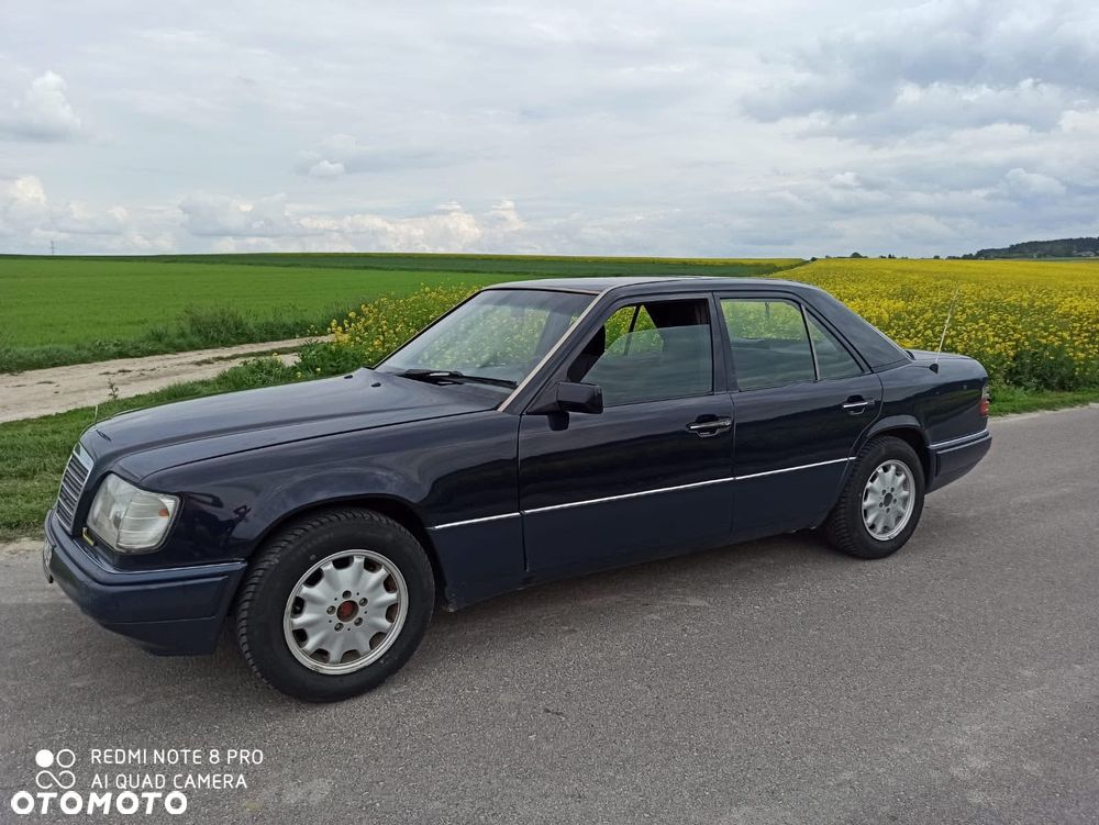 Mercedes-Benz W124 1993 photo 4