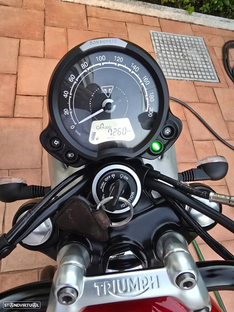 Triumph Street Twin - 2