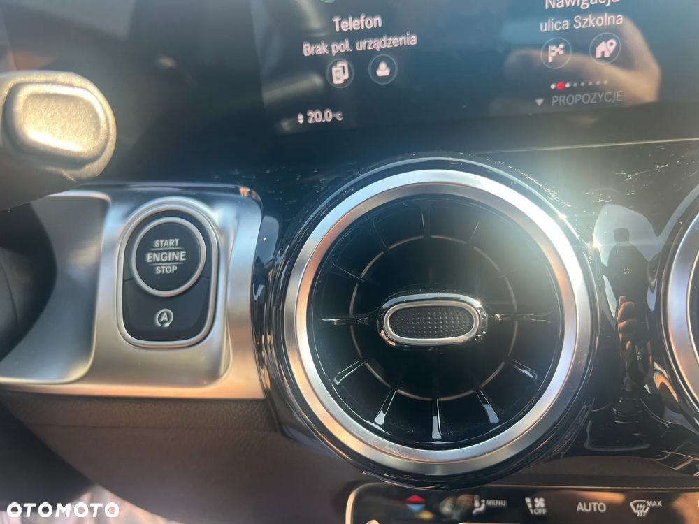 Mercedes-Benz GLB - 25