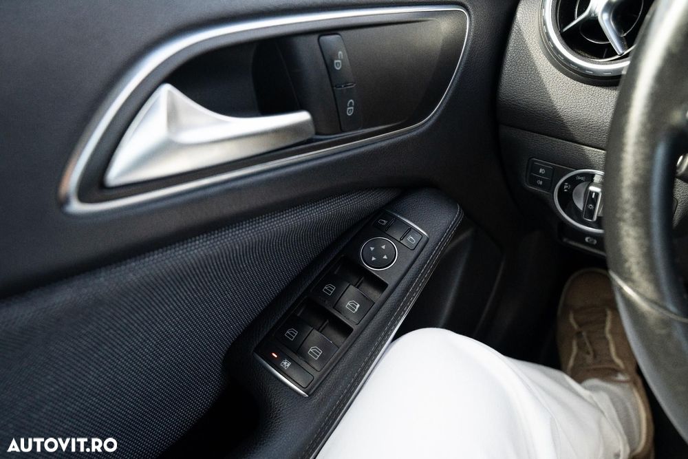 Mercedes-Benz GLA - 15