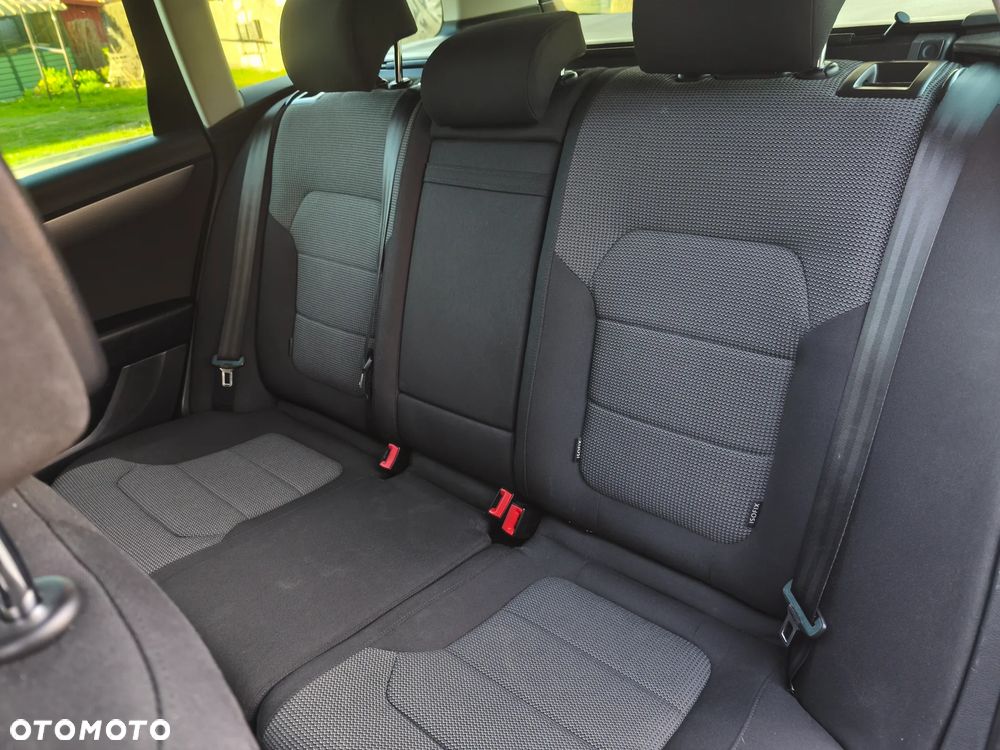 Volkswagen Passat 2.0 TDI Comfortline DSG - 25
