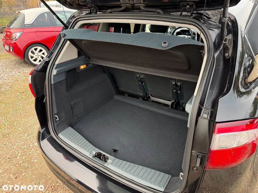 Ford C-MAX 1.6 TDCi Start-Stop-System Champions Edition - 16