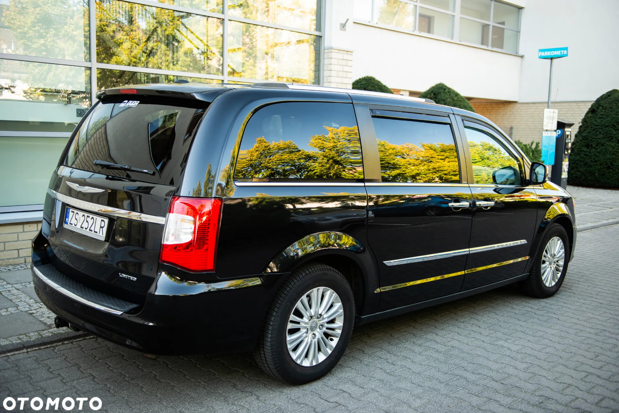 Chrysler Town & Country 3.6 Limited - 14