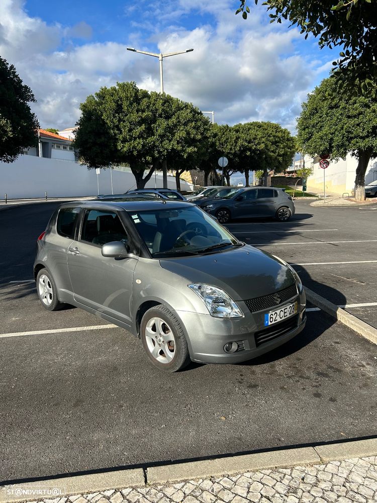 Suzuki Swift 1.3 16V GLX - 4