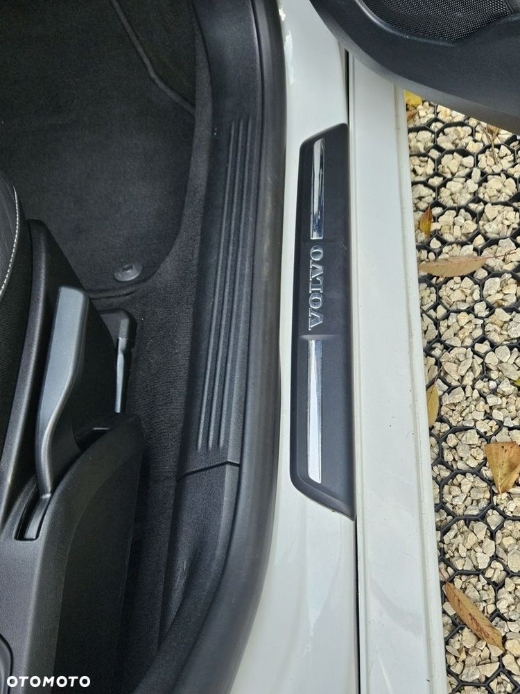Volvo V40 D2 Momentum - 28