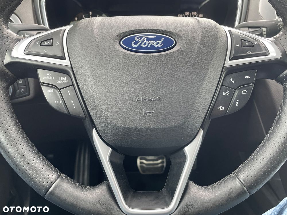 Ford Mondeo - 29
