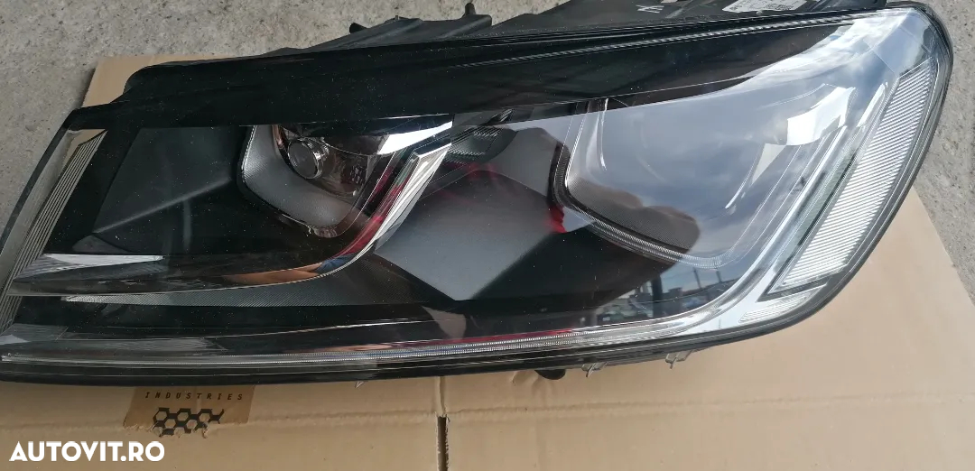 Far stanga bixenon vw touareg 7p facelift - 2