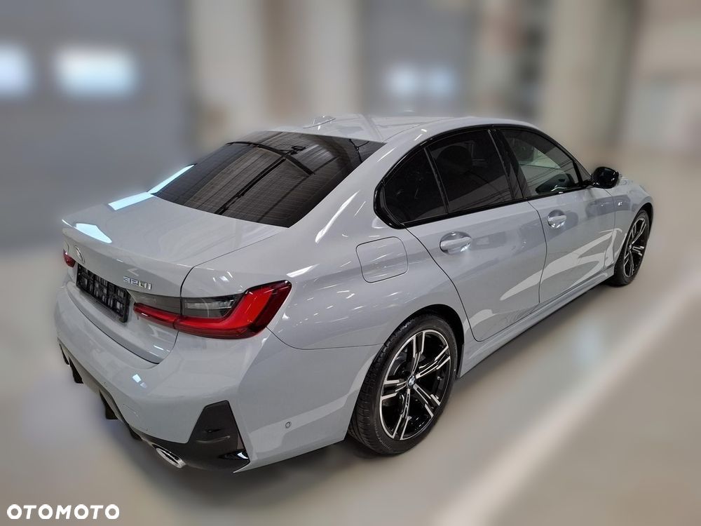 BMW Seria 3 318i - 4