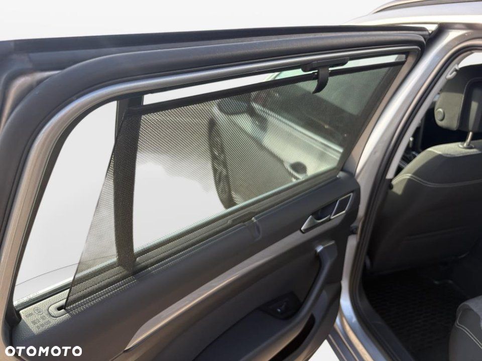 Volkswagen Passat - 19