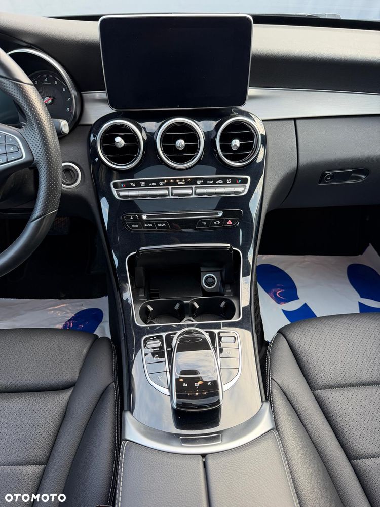 Mercedes-Benz Klasa C 300 7G-TRONIC AMG Line - 26