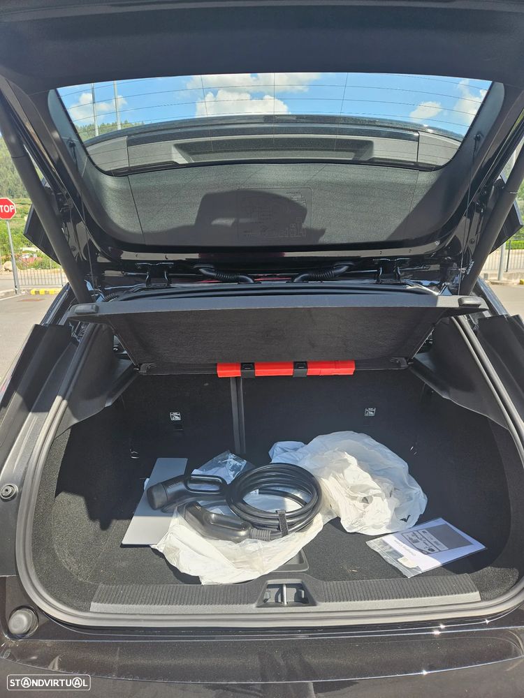 Volvo EX30 Single Motor Extended Range RWD Ultra - 7