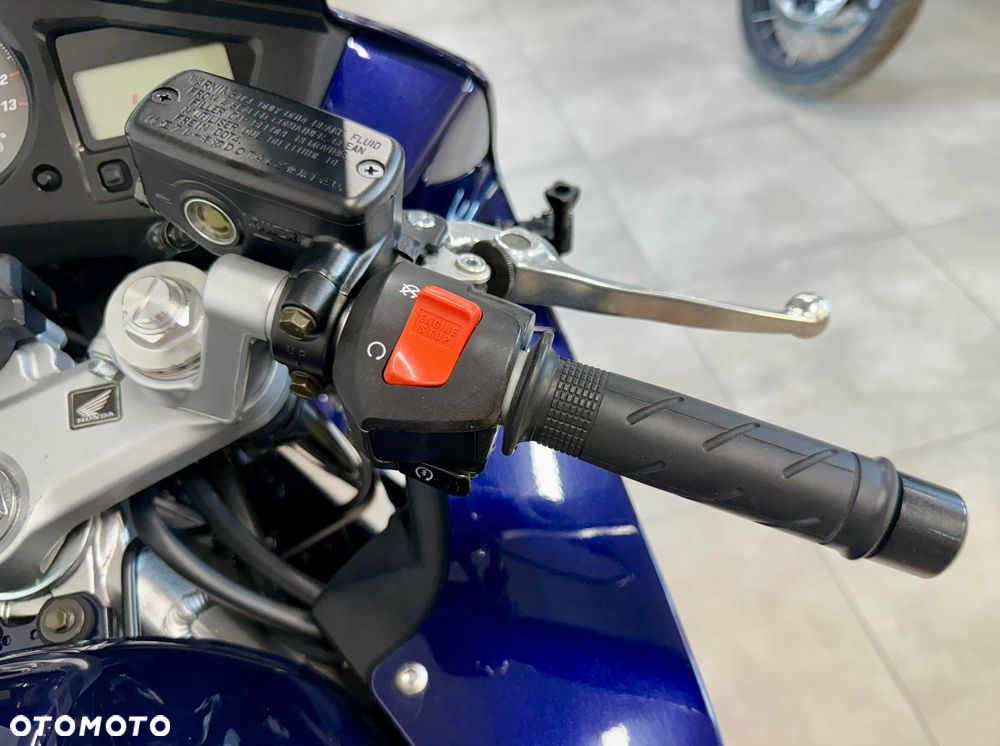 Honda VFR - 9