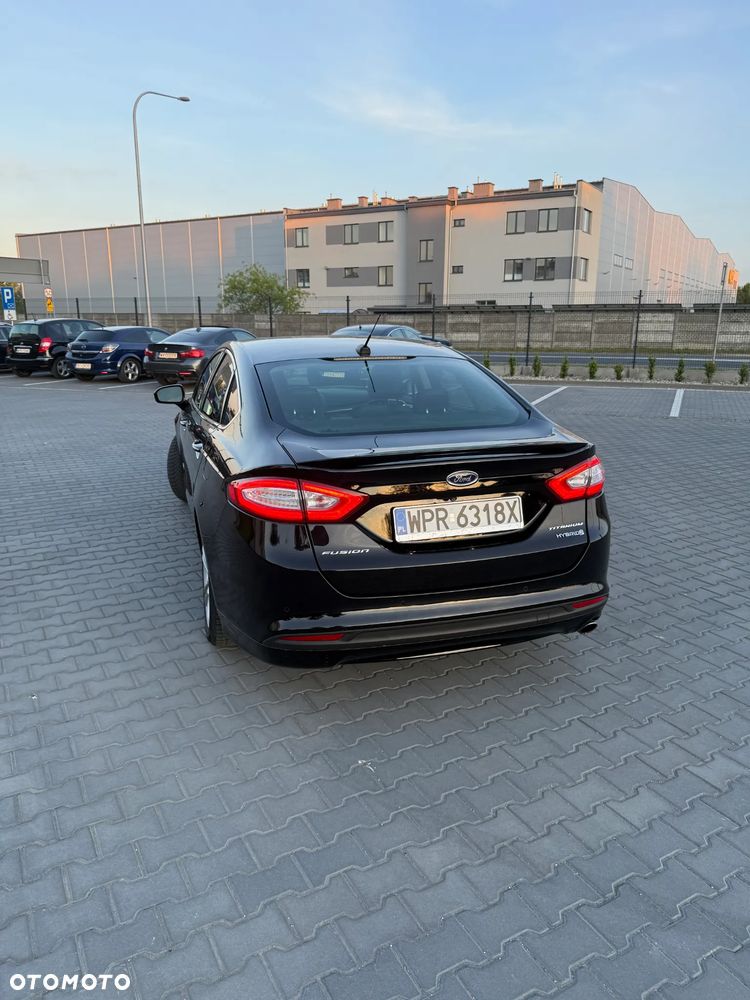 Ford Fusion - 2