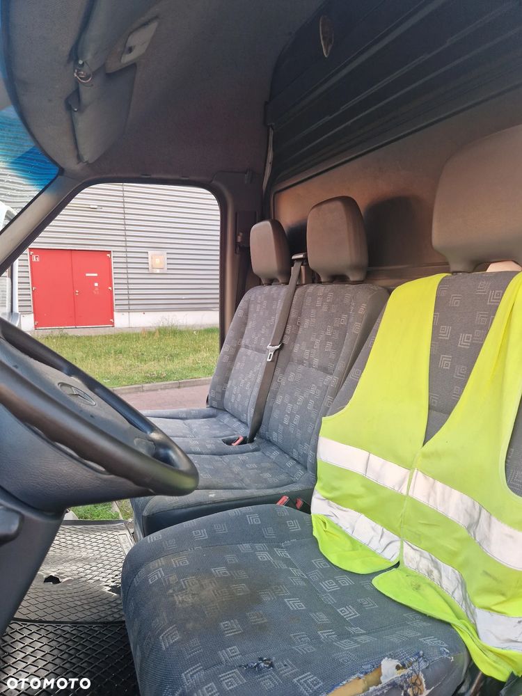 Mercedes-Benz Sprinter - 10
